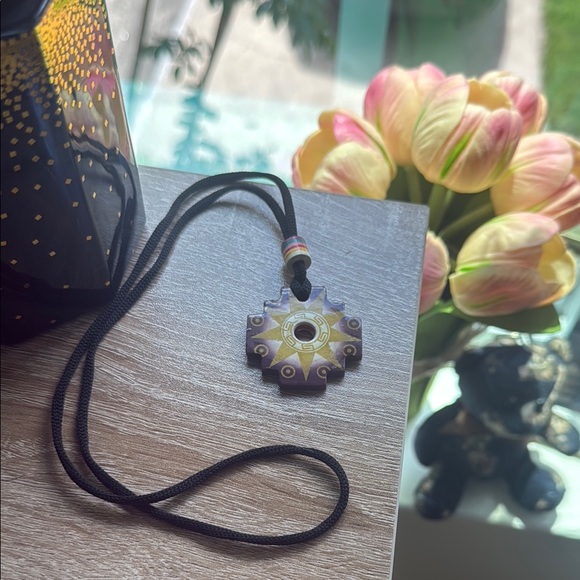 Jewelry - Peruvian Black and Gold Pendant Necklace